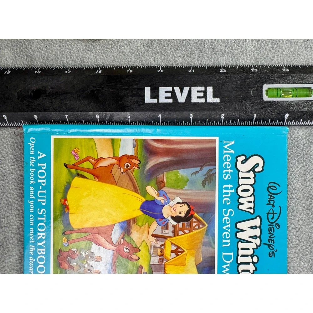 Walt Disney Snow White Meets the Seven Dwarfs Pop-Up Storybook Mouse Works 1990s